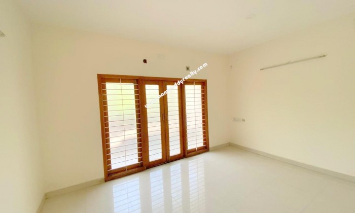 6 BHK Independent House for Sale in Nolambur